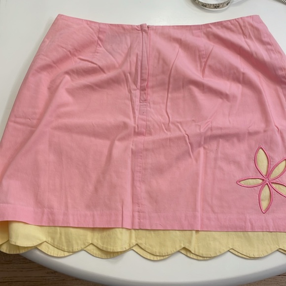 Lilly Pulitzer ladies mini skirt size 10 - Picture 2 of 4